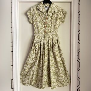 Vivien of Holloway Sage Green Hawaiian Print Kitty Dress